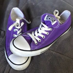 Women size 8 or men’s size 6 purple converses